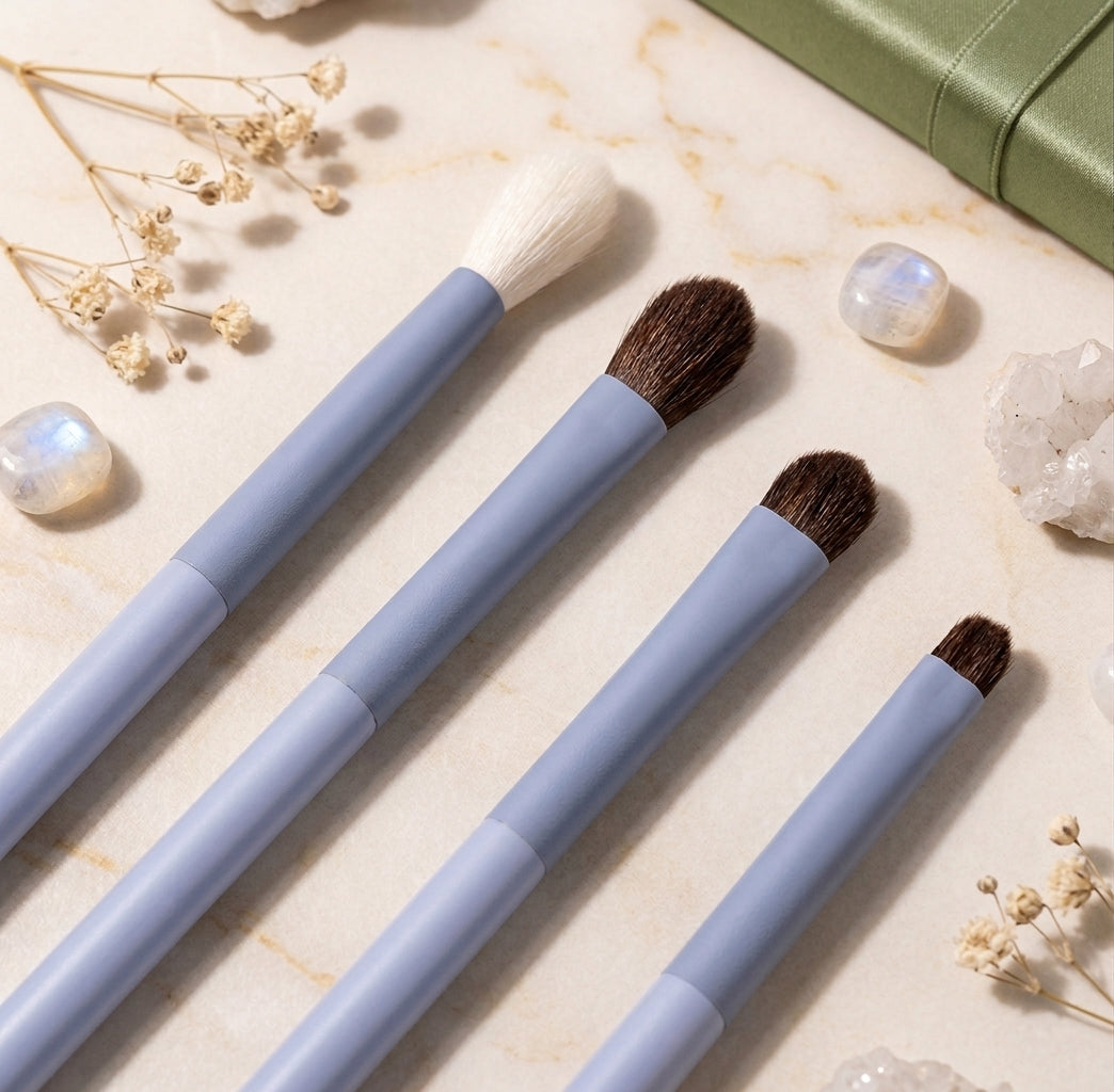 Set of 13 Premium Synthetic Makeup Brushes with Bag