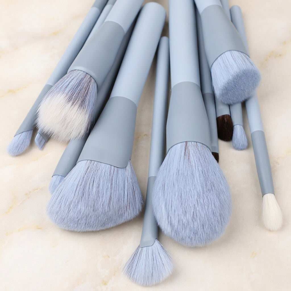 Set of 13 Premium Synthetic Makeup Brushes with Bag